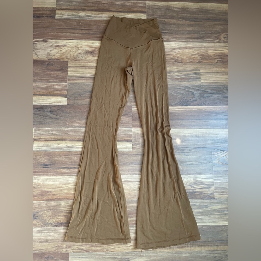 Aerie Offline Real Me Crossover Flare Leggings | women's small